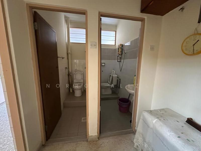 Rumah Teres 1-Tingkat untuk Disewa di Bangsar (Kuala Lumpur) - Norros Aliza - Bathroom - PropertyGuru.com.my