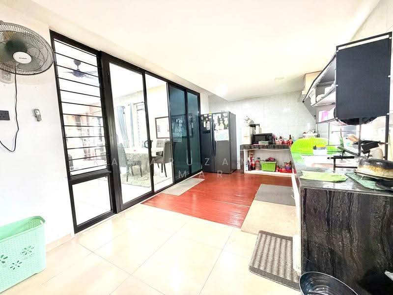 2-storey Terraced House for Sale in Elmina (Shah Alam) - Kamaruzaman Omar - Kitchen - PropertyGuru.com.my