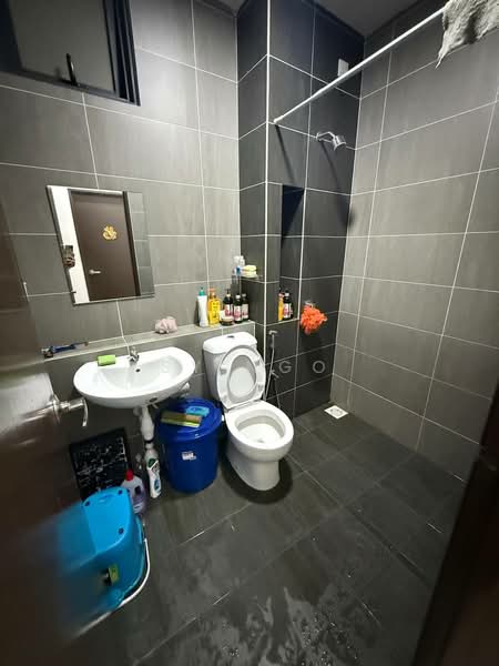 Service Residence for Sale at 8Scape Residence @ Sutera - SY Ngo - Bathroom - PropertyGuru.com.my