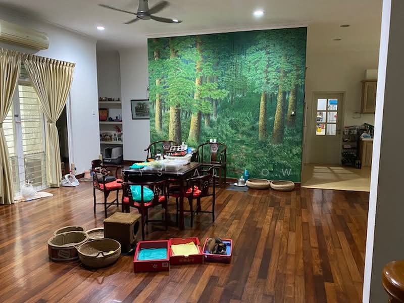 Bungalow House untuk Dijual di Perdana Lakeview East (Cyberjaya) - Crystal Low - Living Room - PropertyGuru.com.my