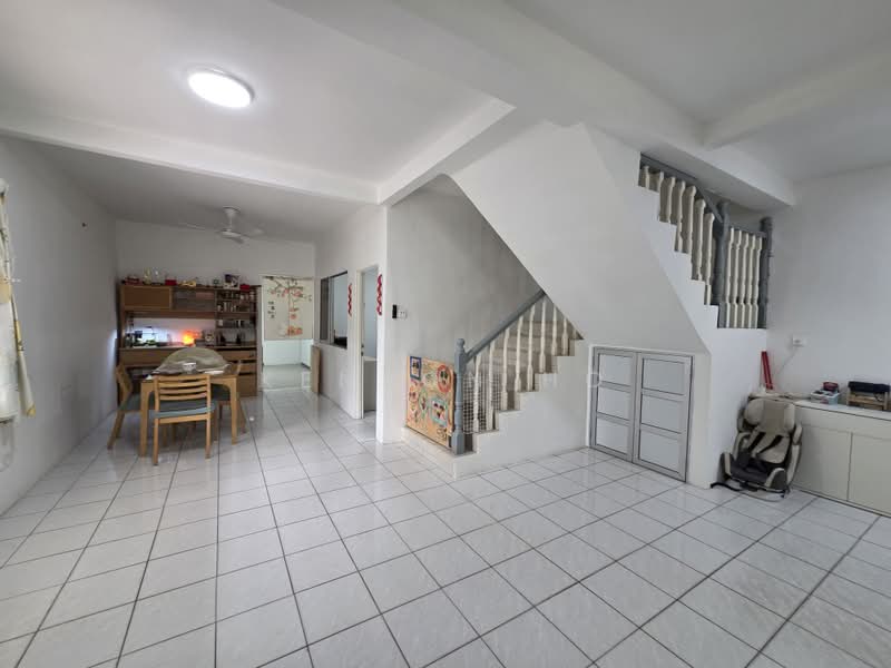 2-storey Terraced House for Sale in Taman Sungai Besi Indah (Seri Kembangan) - Kenson Ho - Living Room - PropertyGuru.com.my