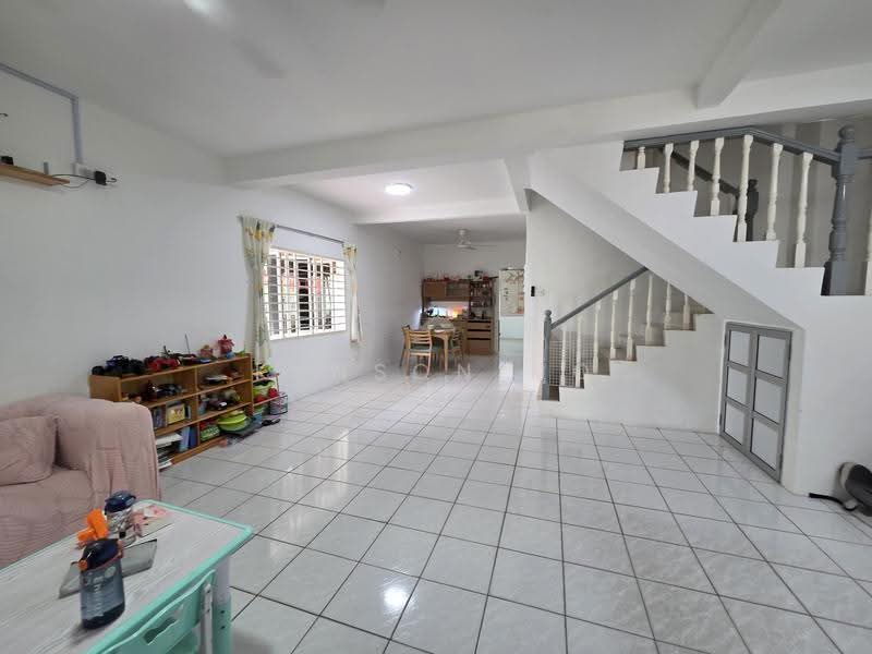 2-storey Terraced House for Sale in Taman Sungai Besi Indah (Seri Kembangan) - Kenson Ho - Living Room - PropertyGuru.com.my