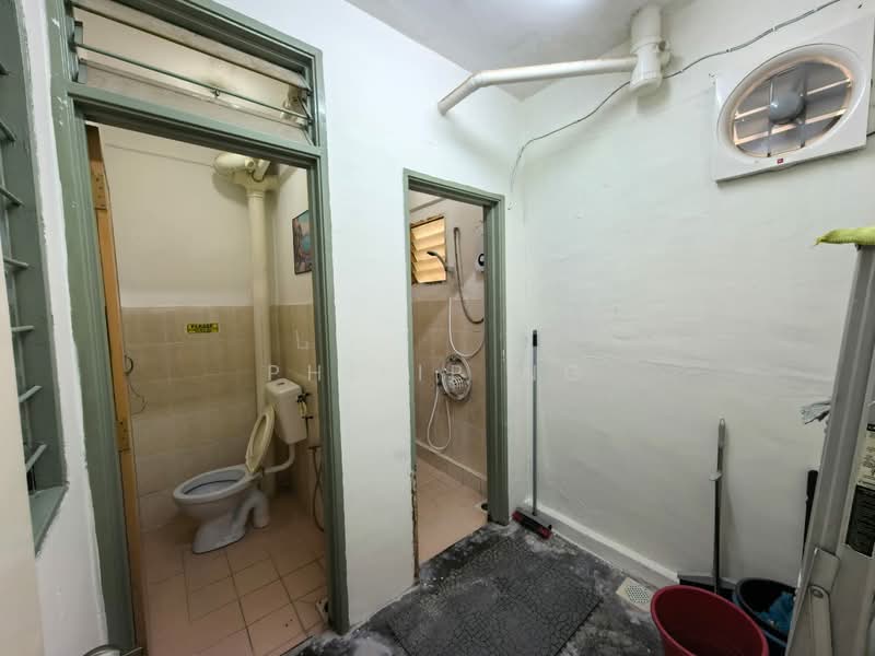 Pangsapuri untuk Disewa di Pangsapuri Segar Perdana - Philip Ng - Bathroom - PropertyGuru.com.my