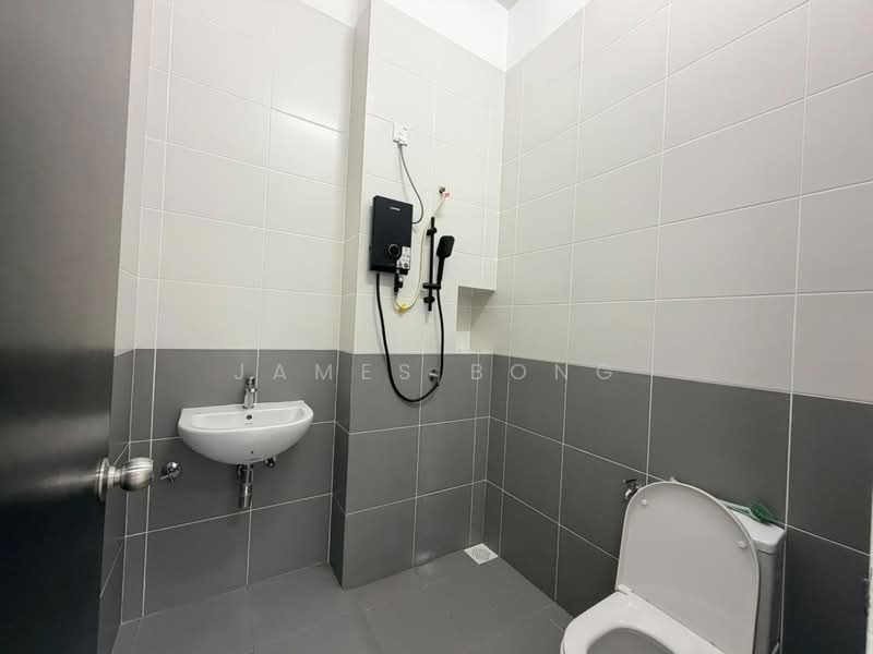 2-storey Terraced House for Rent in Iskandar Puteri (Nusajaya) (Johor) - James Bong - Bathroom - PropertyGuru.com.my