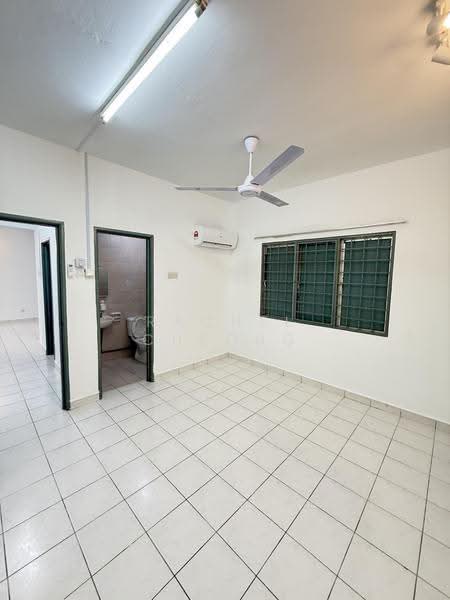 Apartment for Sale at D' Cahaya Apartment - Rachel Cheong - Bathroom - PropertyGuru.com.my