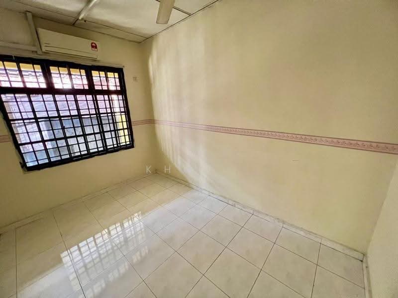1.5-storey Terraced House for Rent in Taman Pelangi Indah (Ulu Tiram) - Khoo . - Interior - PropertyGuru.com.my