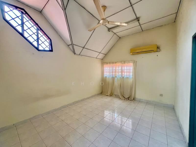 1.5-storey Terraced House for Rent in Taman Pelangi Indah (Ulu Tiram) - Khoo . - Interior - PropertyGuru.com.my