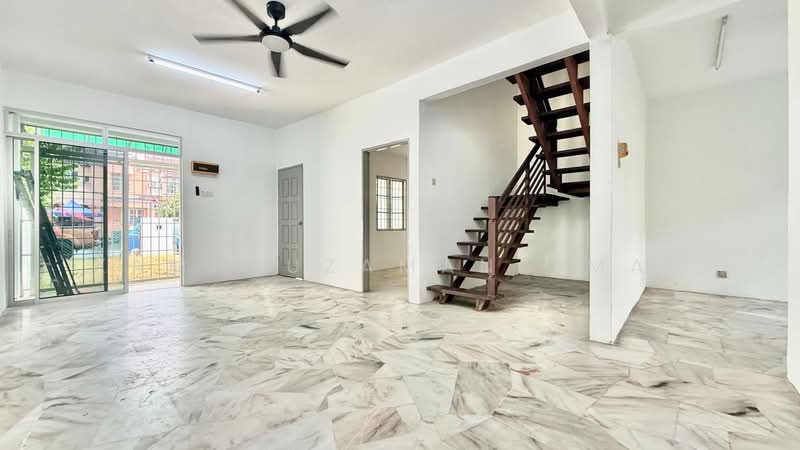2-storey Terraced House for Sale in Usj 1 (Subang Jaya) - Kamaruzaman Omar - Living Room - PropertyGuru.com.my