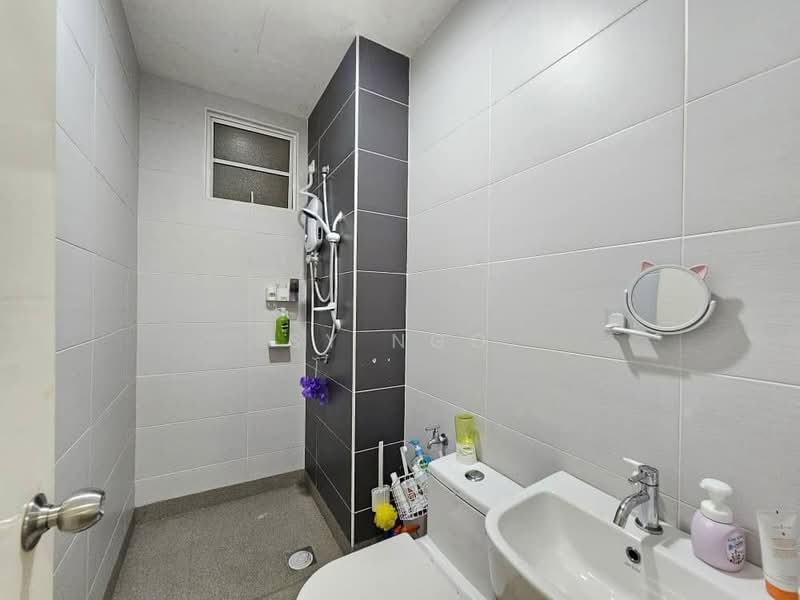 Pangsapuri untuk Dijual di Nusa Heights (Nusa Puncak) - SY Ngo - Bathroom - PropertyGuru.com.my