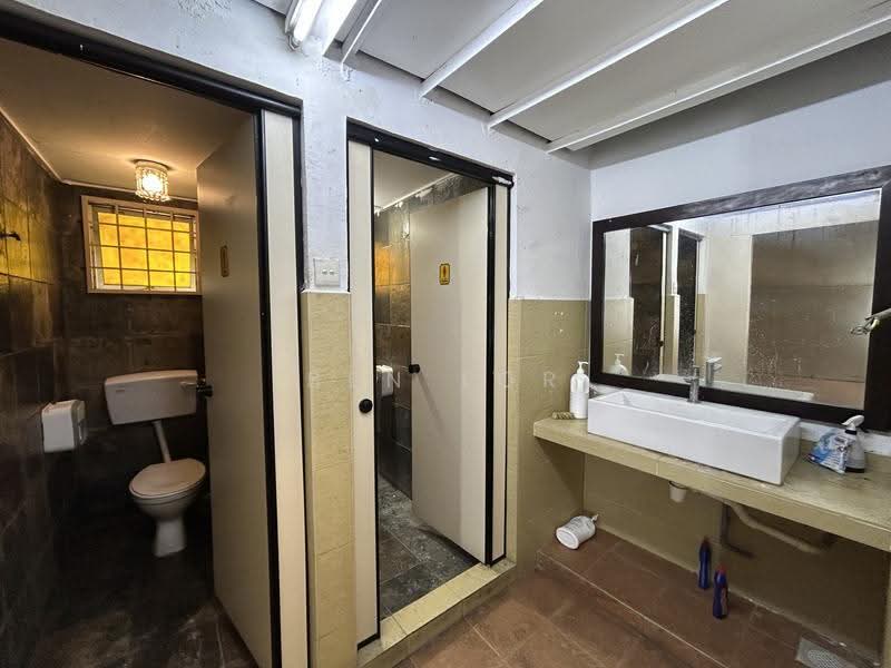 Shop for Rent in Kepong (Kuala Lumpur) - Ben Lor - Bathroom - PropertyGuru.com.my