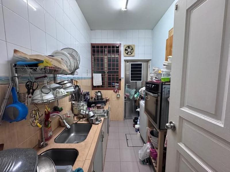 Rumah Teres 1.5-Tingkat untuk Dijual di Taman Molek (Johor Bahru) - Jun Song - Kitchen - PropertyGuru.com.my