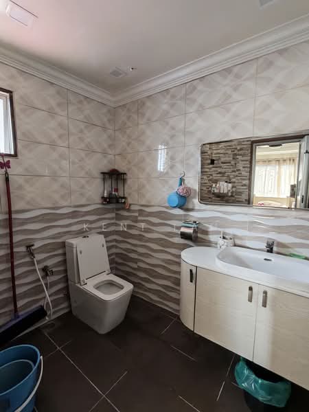 Condominium for Sale at Sri Suajaya Condominium - Kent Lau - Bathroom - PropertyGuru.com.my