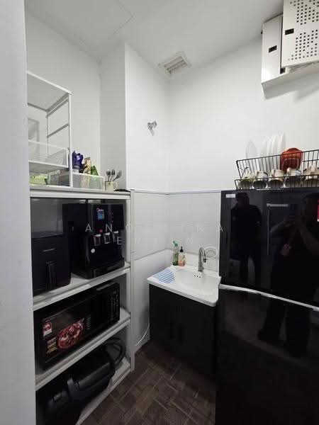 Office for Rent in KLCC (KL City Centre) - Angelina Erlin - Kitchen - PropertyGuru.com.my