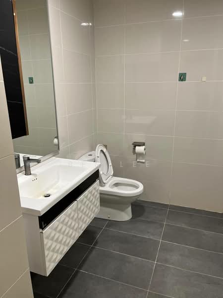 Kediaman Servis untuk Disewa di Southkey Mosaic - Ben Lee - Bathroom - PropertyGuru.com.my