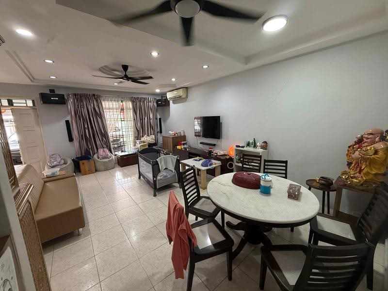 Rumah Teres 2-Tingkat untuk Dijual di Taman Nusa Jaya Mas (Iskandar Puteri (Nusajaya)) - SY Ngo - Living Room - PropertyGuru.com.my