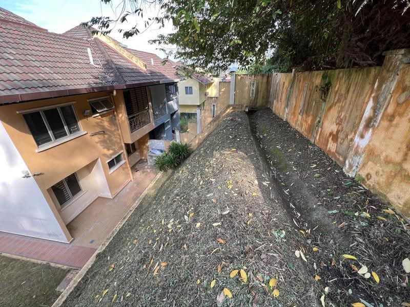 Rumah Berkembar untuk Dijual di Taman Equine (Seri Kembangan) - Sasha Goh - Exterior - PropertyGuru.com.my