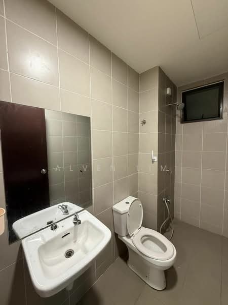 Kediaman Servis untuk Disewa di Suria Putra - Alven Lim - Bathroom - PropertyGuru.com.my