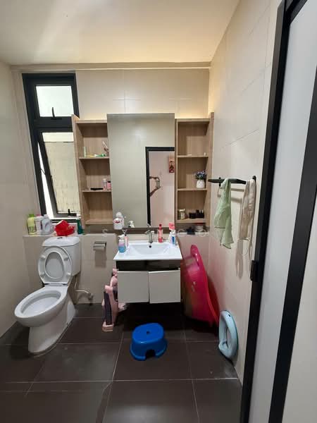Service Residence for Sale at 8Scape Residence @ Sutera - SY Ngo - Bathroom - PropertyGuru.com.my