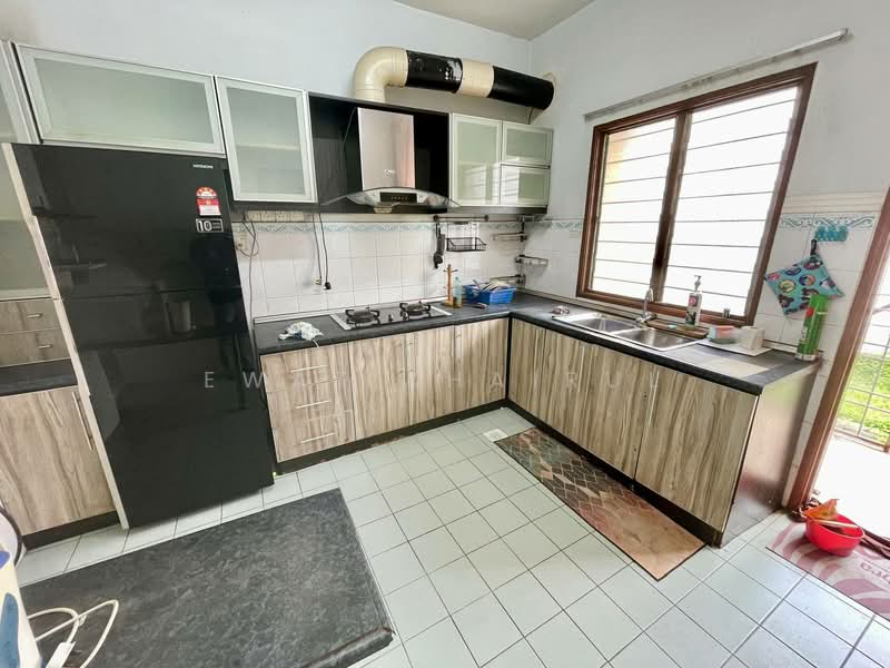 Rumah Teres 2-Tingkat untuk Disewa di Putra Bestari (Subang Jaya) - Ewat Khairul - Kitchen - PropertyGuru.com.my