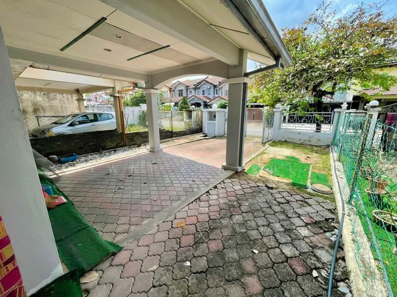 Rumah Teres 2-Tingkat untuk Disewa di Putra Bestari (Subang Jaya) - Ewat Khairul - Exterior - PropertyGuru.com.my