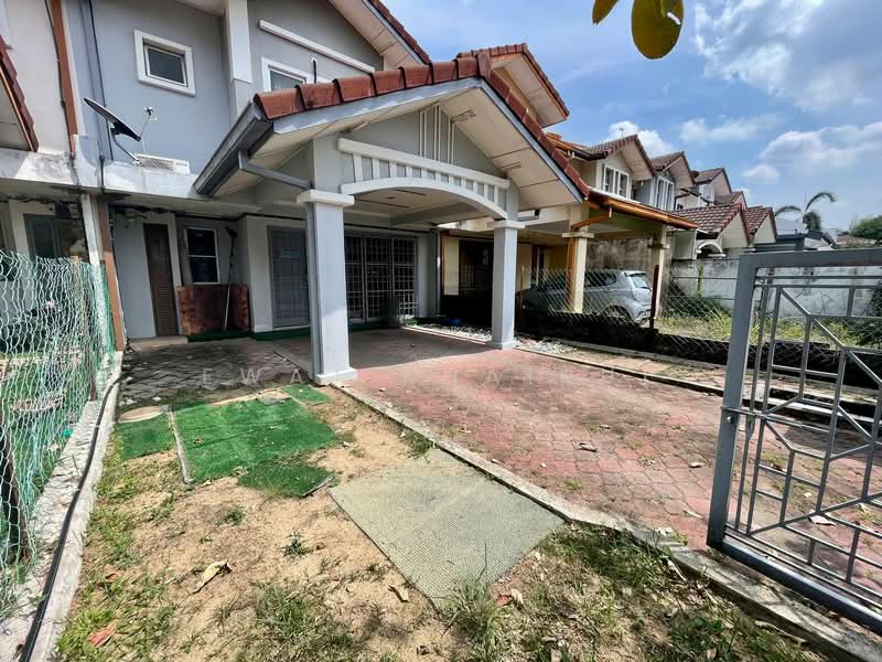 Rumah Teres 2-Tingkat untuk Disewa di Putra Bestari (Subang Jaya) - Ewat Khairul - Exterior - PropertyGuru.com.my