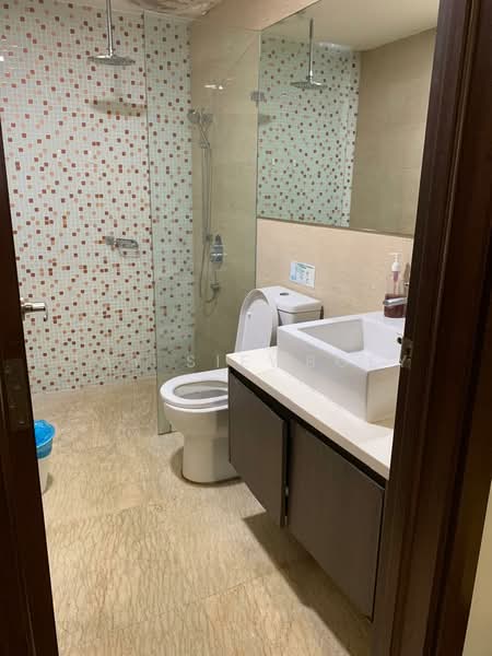 Kediaman Servis untuk Dijual di Regalia Residence - Tay SiewBoey - Bathroom - PropertyGuru.com.my