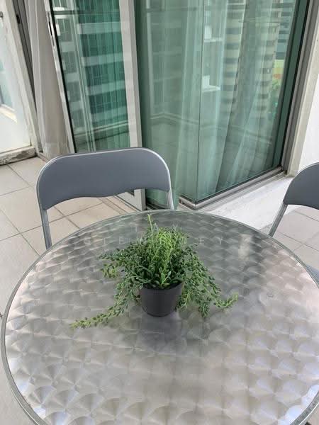Kediaman Servis untuk Dijual di Regalia Residence - Tay SiewBoey - Balcony - PropertyGuru.com.my