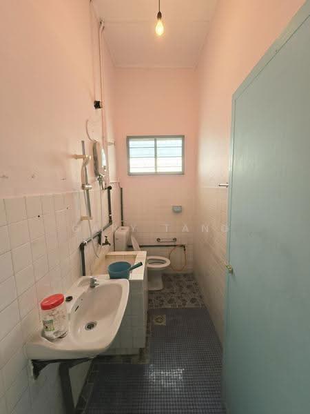 Rumah Berkembar untuk Dijual di Ipoh (Perak) - Gary Tang - Bathroom - PropertyGuru.com.my