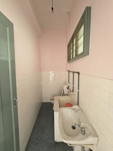 Rumah Berkembar untuk Dijual di Ipoh (Perak) - Gary Tang - Bathroom - PropertyGuru.com.my