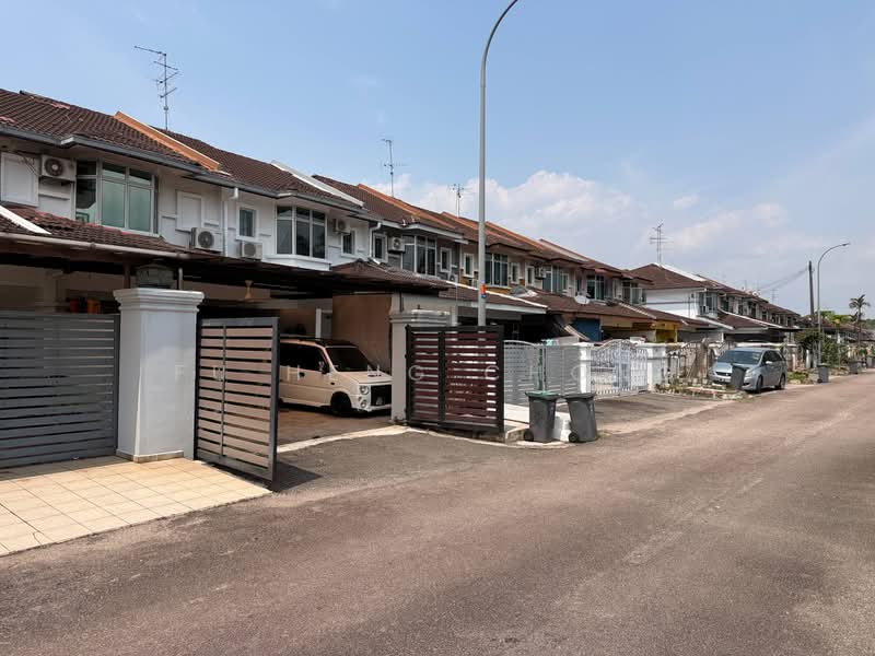 Rumah Teres 2-Tingkat untuk Dijual di Ehsan Jaya (Johor Bahru) - Fu Heng Chong - Exterior - PropertyGuru.com.my