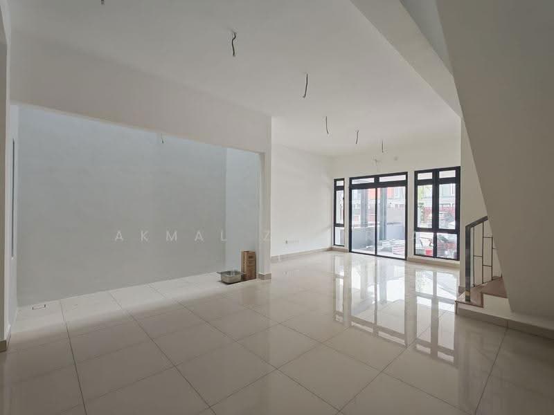 2-storey Terraced House for Sale in Elmina (Shah Alam) - Akmal Zakaria - Living Room - PropertyGuru.com.my