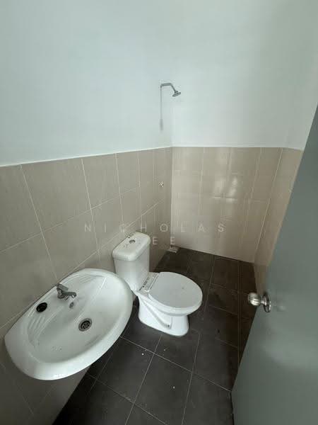 Rumah Teres 2-Tingkat untuk Dijual di Chemor (Perak) - Nicholas Lee - Bathroom - PropertyGuru.com.my