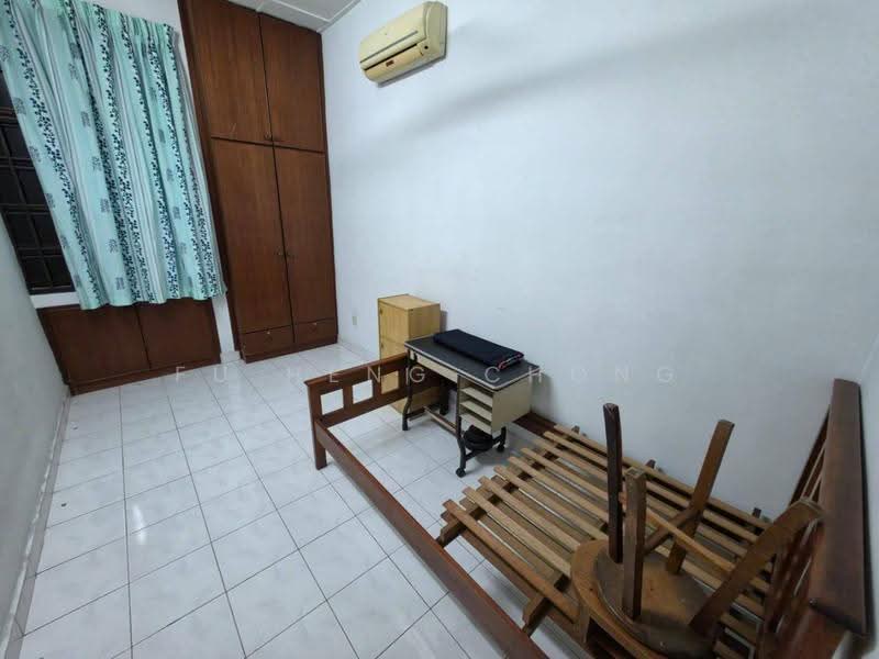 Rumah Teres 1.5-Tingkat untuk Dijual di Taman Molek (Johor Bahru) - Fu Heng Chong - Bedroom - PropertyGuru.com.my