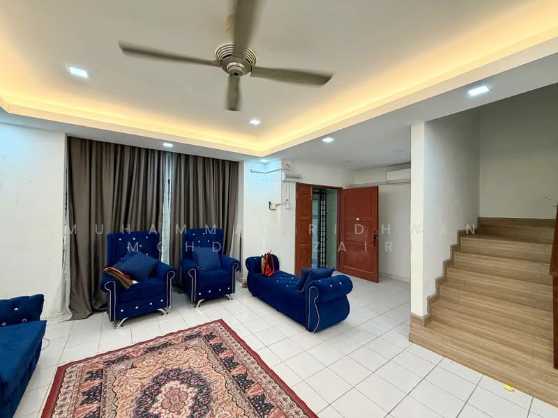 Rumah Teres 2-Tingkat untuk Dijual di Bandar Tasik Kesuma (Beranang) - Muhammad Ridhwan Mohd Huzairi - Living Room - PropertyGuru.com.my
