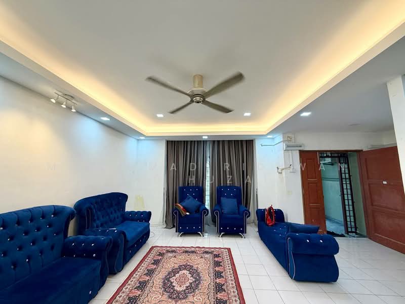Rumah Teres 2-Tingkat untuk Dijual di Bandar Tasik Kesuma (Beranang) - Muhammad Ridhwan Mohd Huzairi - Living Room - PropertyGuru.com.my