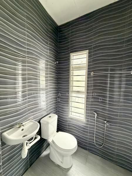 Rumah Teres 2-Tingkat untuk Dijual di Bandar Tasik Kesuma (Beranang) - Muhammad Ridhwan Mohd Huzairi - Bathroom - PropertyGuru.com.my