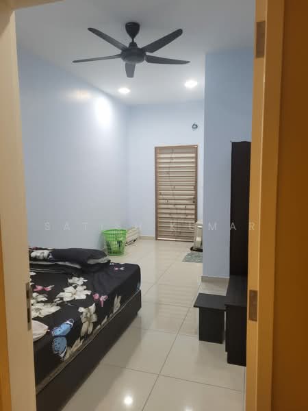 Rumah Teres 2-Tingkat untuk Disewa di Bandar Sri Sendayan (Negeri Sembilan) - Satish Kumar - Bedroom - PropertyGuru.com.my