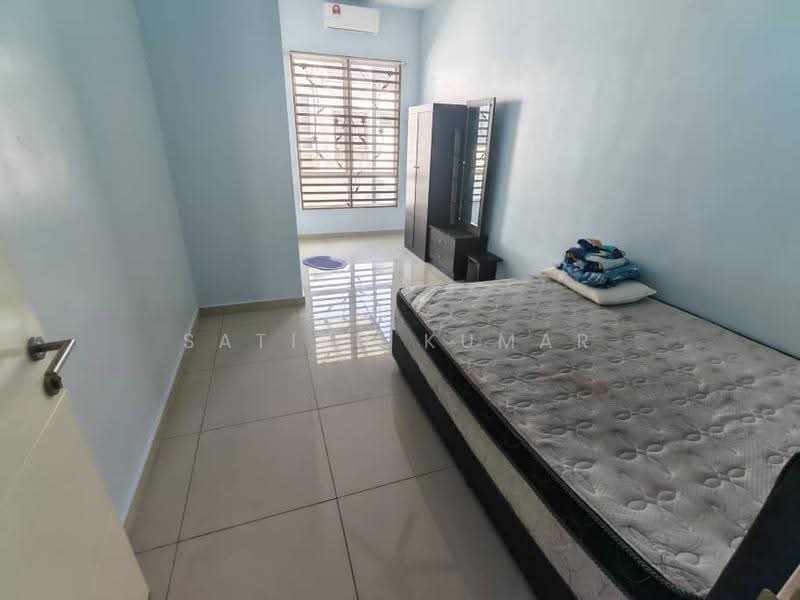 Rumah Teres 2-Tingkat untuk Disewa di Bandar Sri Sendayan (Negeri Sembilan) - Satish Kumar - Bedroom - PropertyGuru.com.my