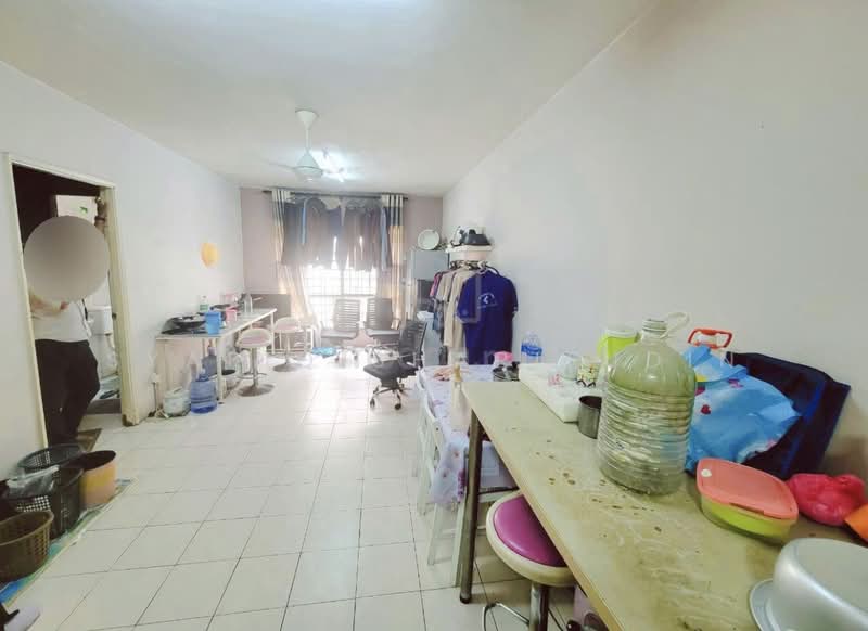 Apartment for Sale at Pusat Komersial Seksyen 7 - Syafiq Sharifudin - Living Room - PropertyGuru.com.my