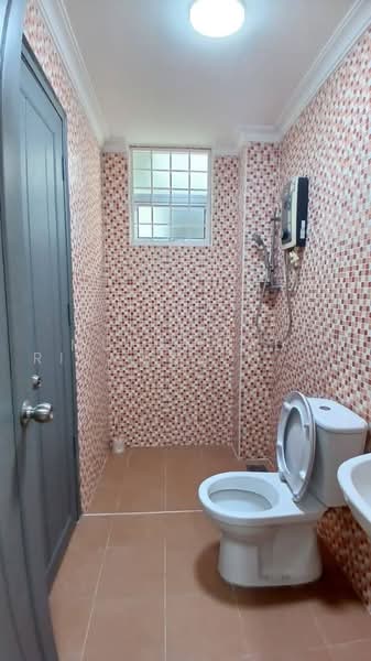 Rumah Teres 2-Tingkat untuk Dijual di Bandar Seri Putra (Bangi) - Muhammad Ridhwan Mohd Huzairi - Bathroom - PropertyGuru.com.my