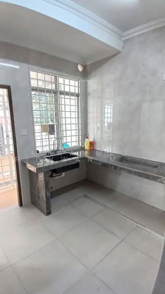 Rumah Teres 2-Tingkat untuk Dijual di Bandar Seri Putra (Bangi) - Muhammad Ridhwan Mohd Huzairi - Kitchen - PropertyGuru.com.my