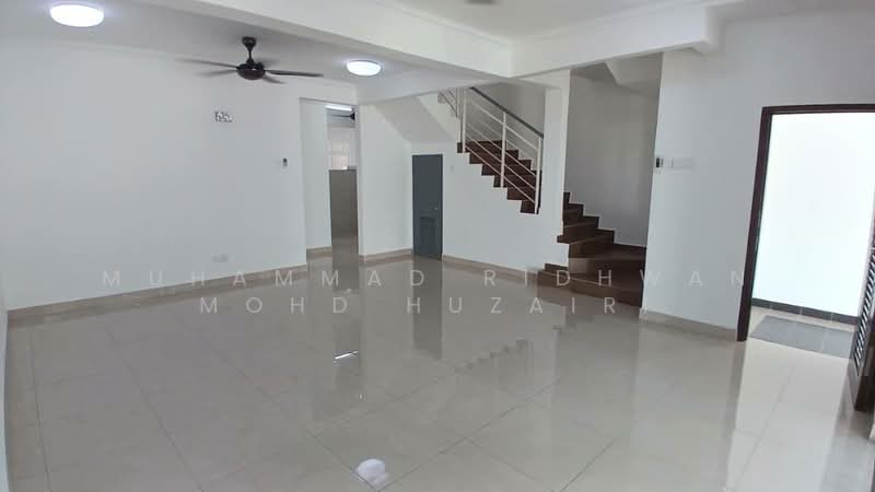 Rumah Teres 2-Tingkat untuk Dijual di Bandar Seri Putra (Bangi) - Muhammad Ridhwan Mohd Huzairi - Living Room - PropertyGuru.com.my