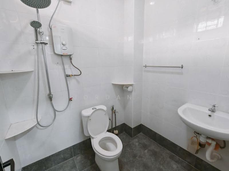Rumah Teres 2-Tingkat untuk Dijual di Bandar Selesa Jaya (Skudai) - Jordan . - Bathroom - PropertyGuru.com.my