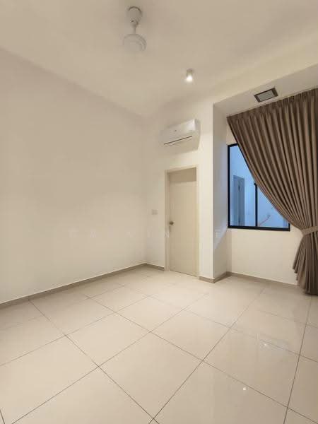 Rumah Teres 2-Tingkat untuk Disewa di Taman Desa Tebrau (Tebrau) - Calvin Lee - Interior - PropertyGuru.com.my