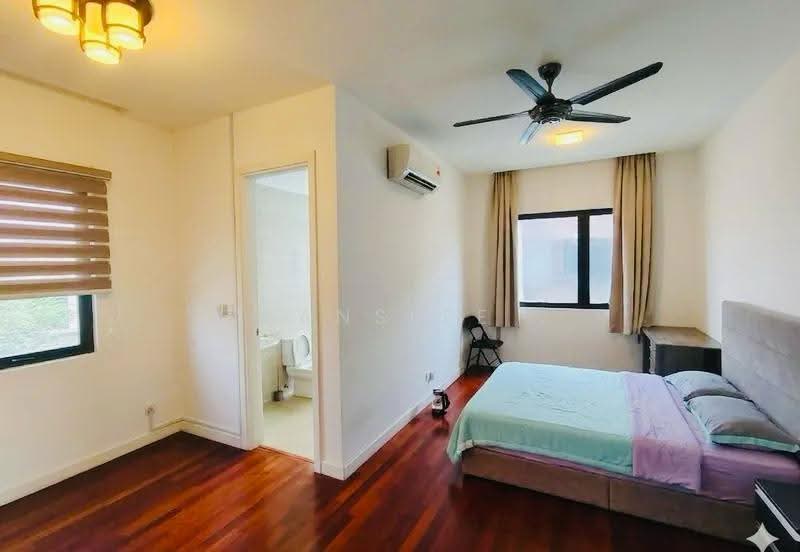 Townhouse for Sale in Bukit Gita Bayu (Seri Kembangan) - Evanslee . - Bedroom - PropertyGuru.com.my