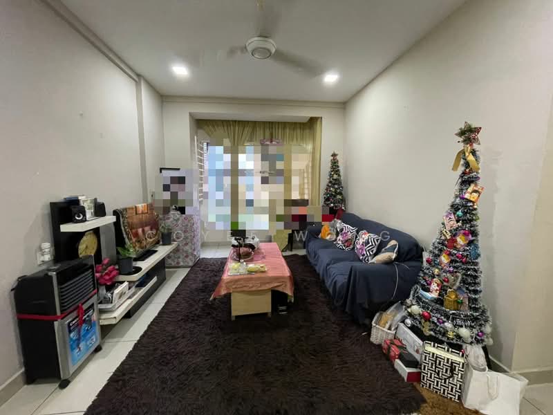 Kondominium untuk Dijual di First Residence (Residensi Unggul) - Coyee Wong - Living Room - PropertyGuru.com.my