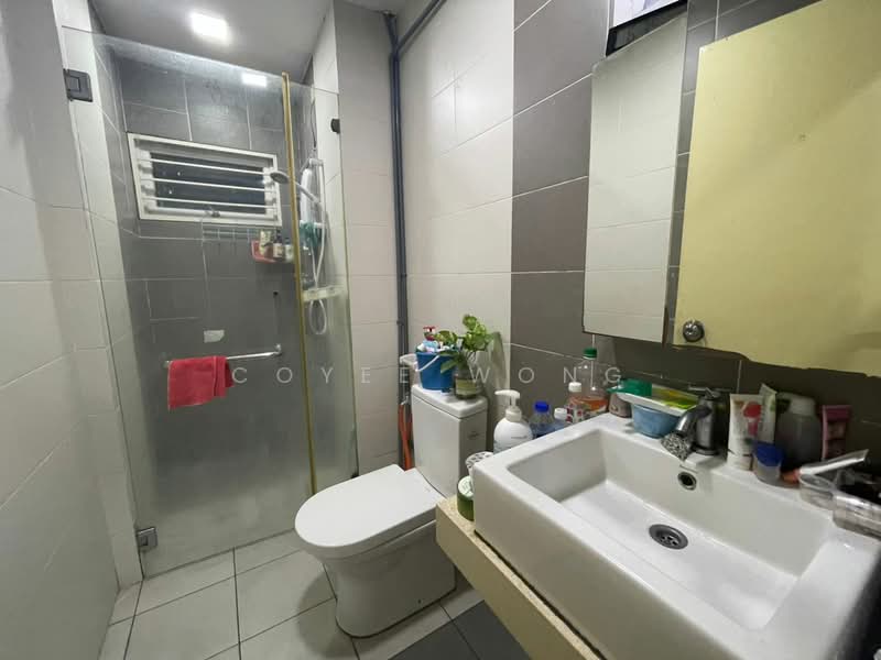 Kondominium untuk Dijual di First Residence (Residensi Unggul) - Coyee Wong - Bathroom - PropertyGuru.com.my