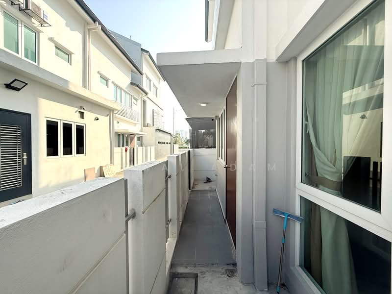 Rumah Teres 2-Tingkat untuk Dijual di Cyberjaya (Selangor) - Akmal Adam - Exterior - PropertyGuru.com.my