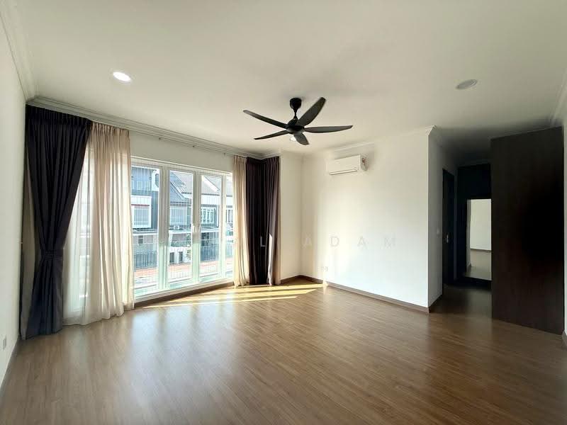 Rumah Teres 2-Tingkat untuk Dijual di Cyberjaya (Selangor) - Akmal Adam - Living Room - PropertyGuru.com.my