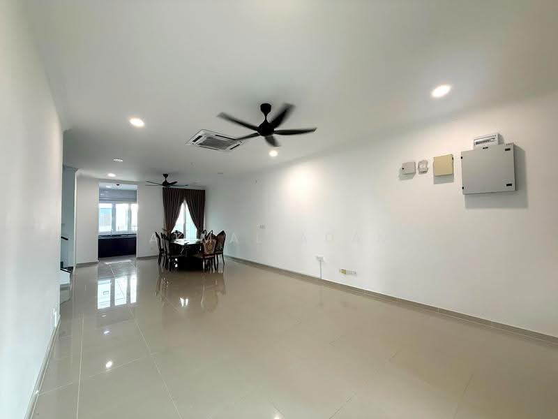 Rumah Teres 2-Tingkat untuk Dijual di Cyberjaya (Selangor) - Akmal Adam - Living Room - PropertyGuru.com.my